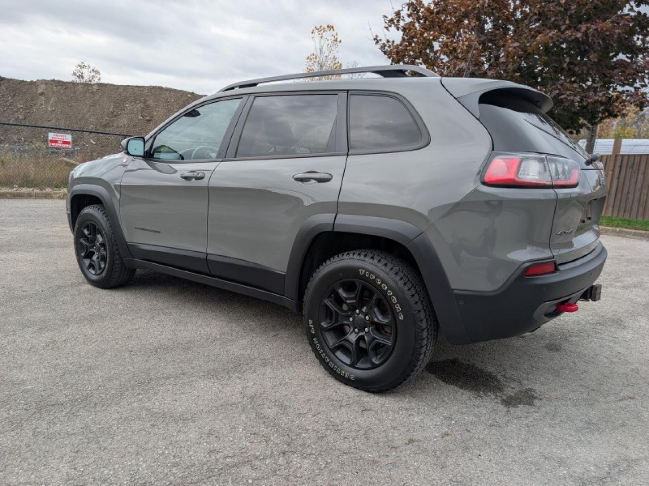 2019 Jeep Cherokee Trailhawk Elite  **TECH + SAFETYTEC GROUP** Photo2