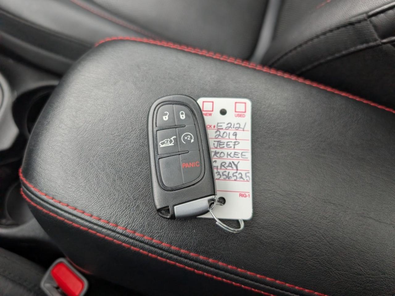 2019 Jeep Cherokee Trailhawk Elite  **TECH + SAFETYTEC GROUP** Photo