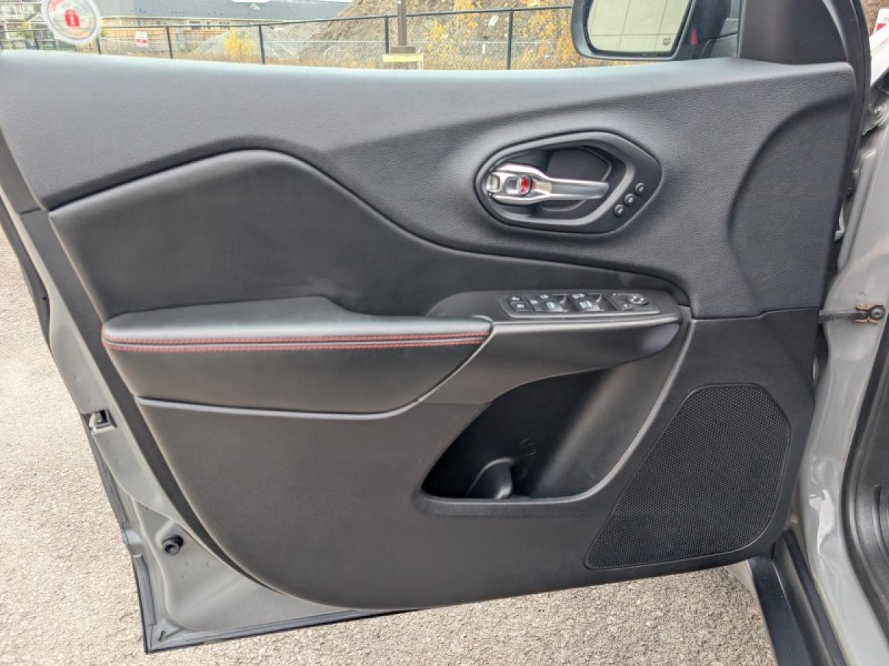 2019 Jeep Cherokee Trailhawk Elite  **TECH + SAFETYTEC GROUP** Photo