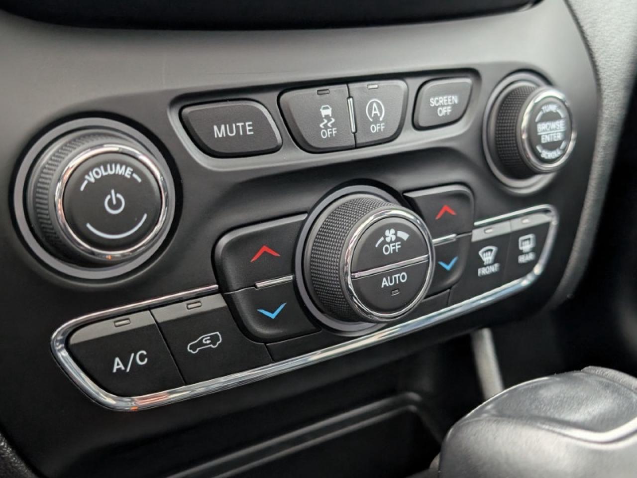 2019 Jeep Cherokee Trailhawk Elite  **TECH + SAFETYTEC GROUP** Photo