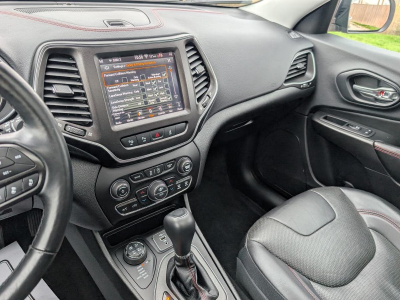 2019 Jeep Cherokee Trailhawk Elite  **TECH + SAFETYTEC GROUP** Photo