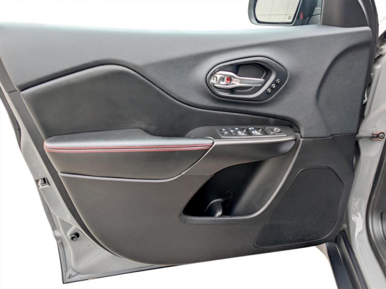 2019 Jeep Cherokee Trailhawk Elite  **TECH + SAFETYTEC GROUP** Photo