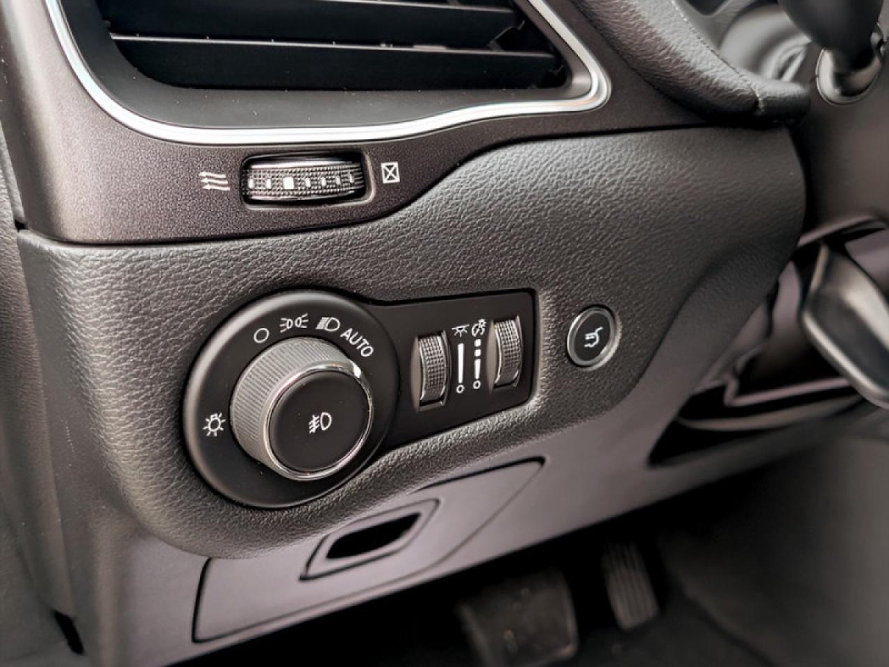 2019 Jeep Cherokee Trailhawk Elite  **TECH + SAFETYTEC GROUP** Photo