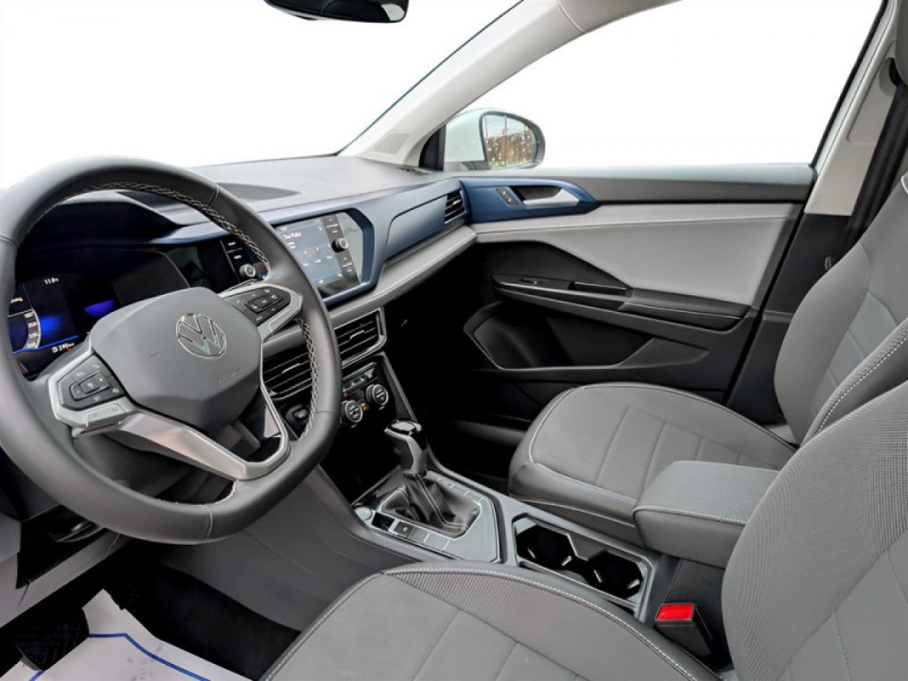 2024 Volkswagen Taos Comfortline w/Sunroof Pkg  **HTD SW - ROOF** Photo