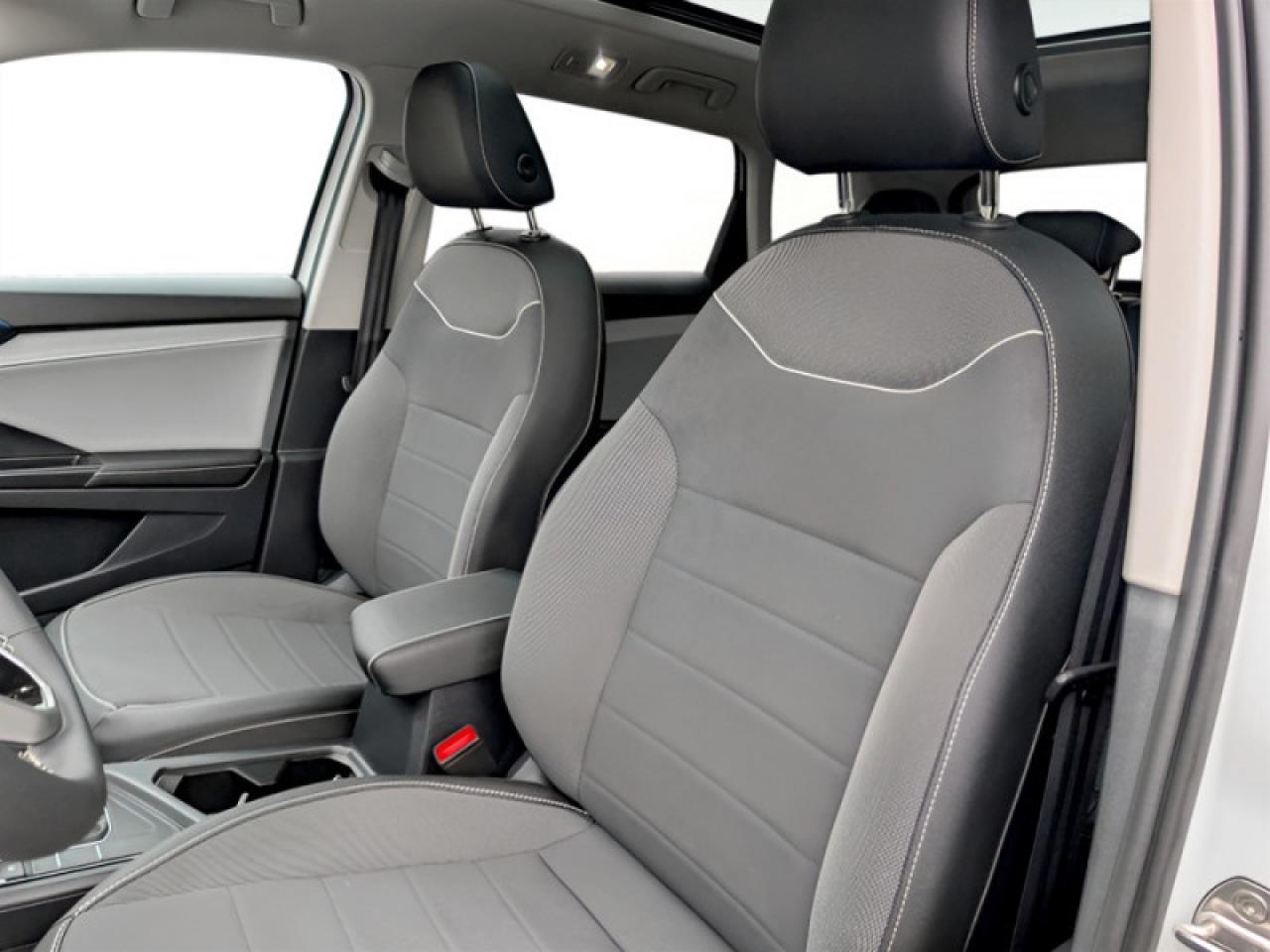 2024 Volkswagen Taos Comfortline w/Sunroof Pkg  **HTD SW - ROOF** Photo