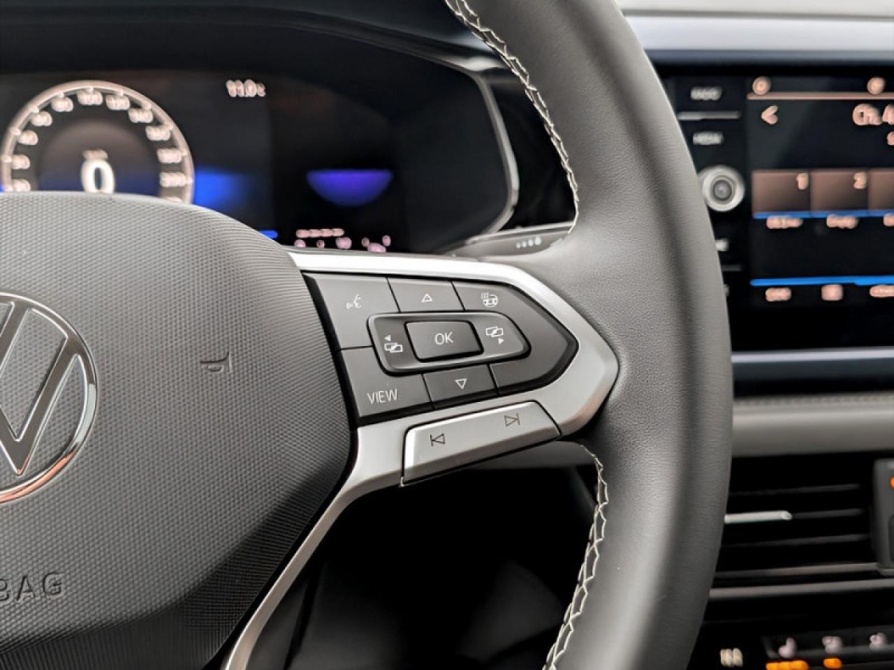 2024 Volkswagen Taos Comfortline w/Sunroof Pkg  **HTD SW - ROOF** Photo