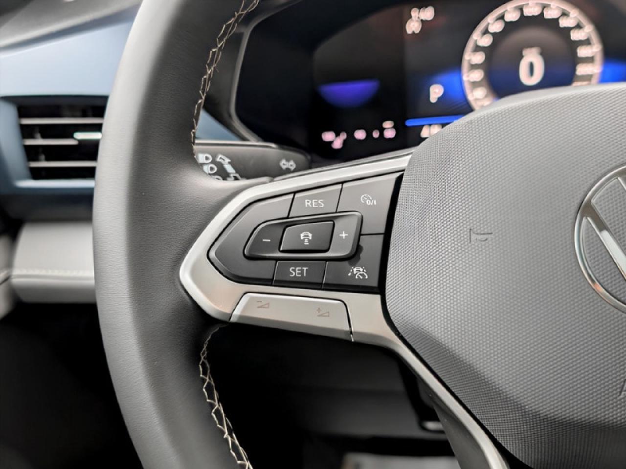 2024 Volkswagen Taos Comfortline w/Sunroof Pkg  **HTD SW - ROOF** Photo