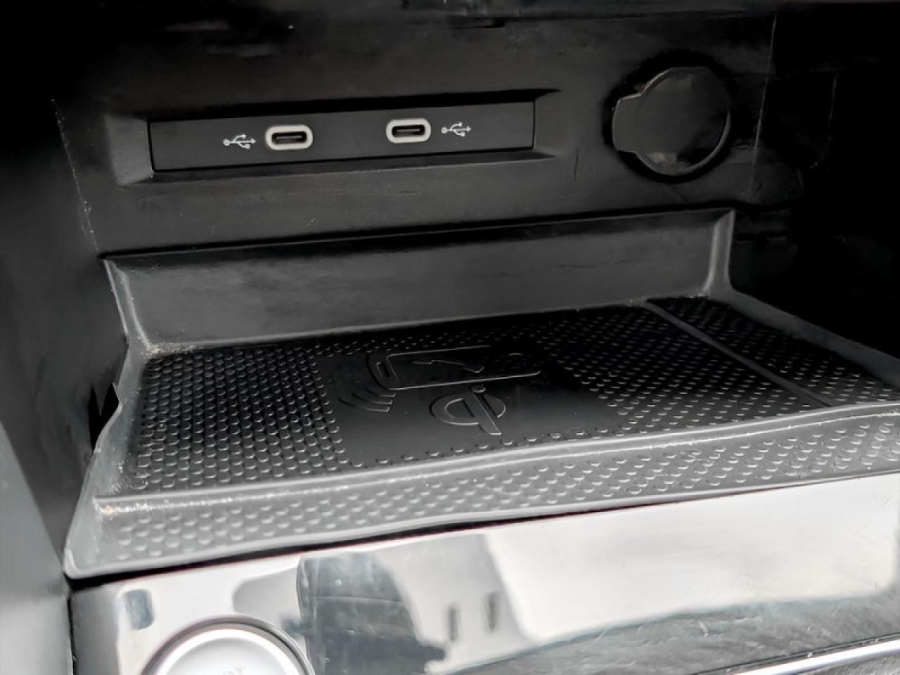 2024 Volkswagen Taos Comfortline w/Sunroof Pkg  **HTD SW - ROOF** Photo