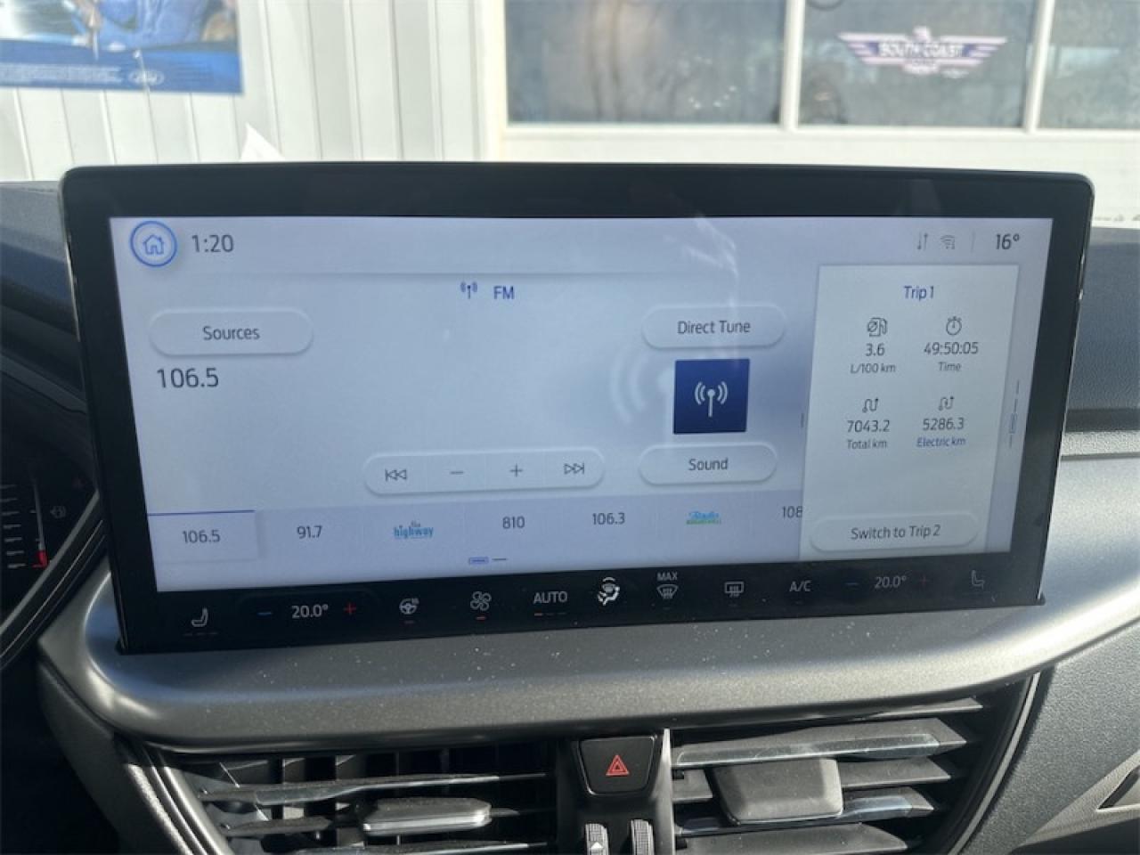 2023 Ford Escape PHEV  - Hybrid - Low Mileage Photo5