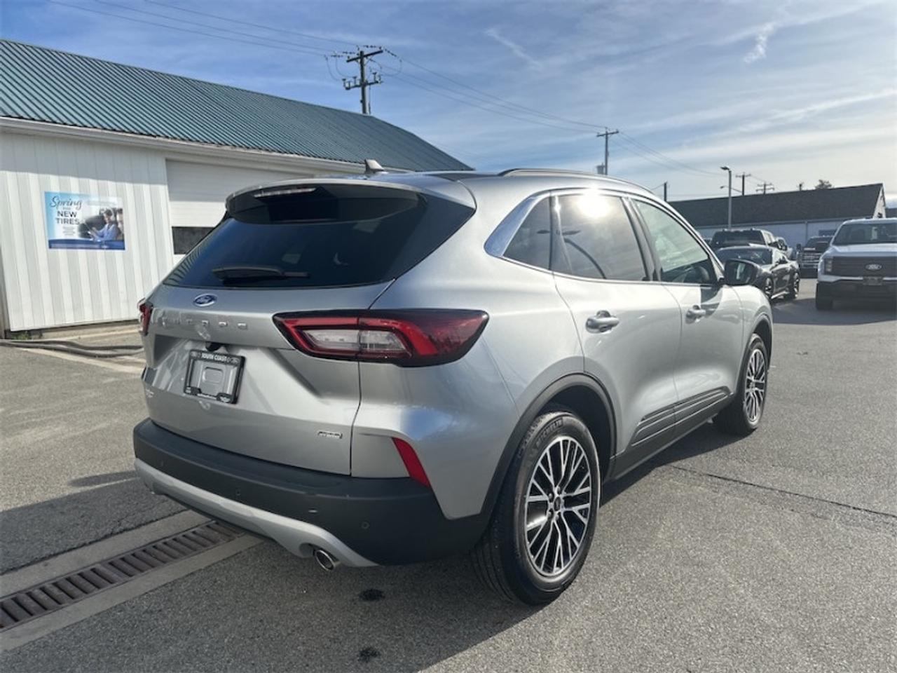 2023 Ford Escape PHEV  - Hybrid - Low Mileage Photo4