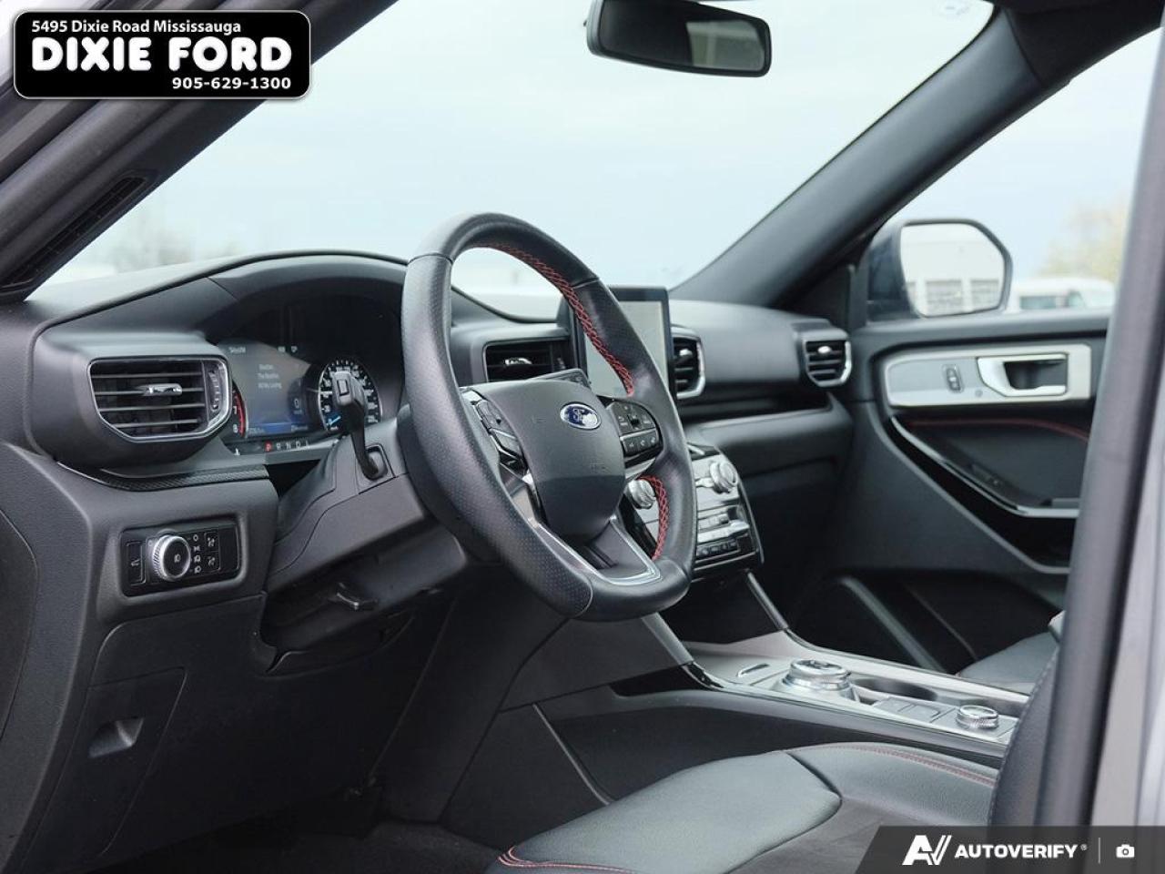 2023 Ford Explorer ST-Line Photo