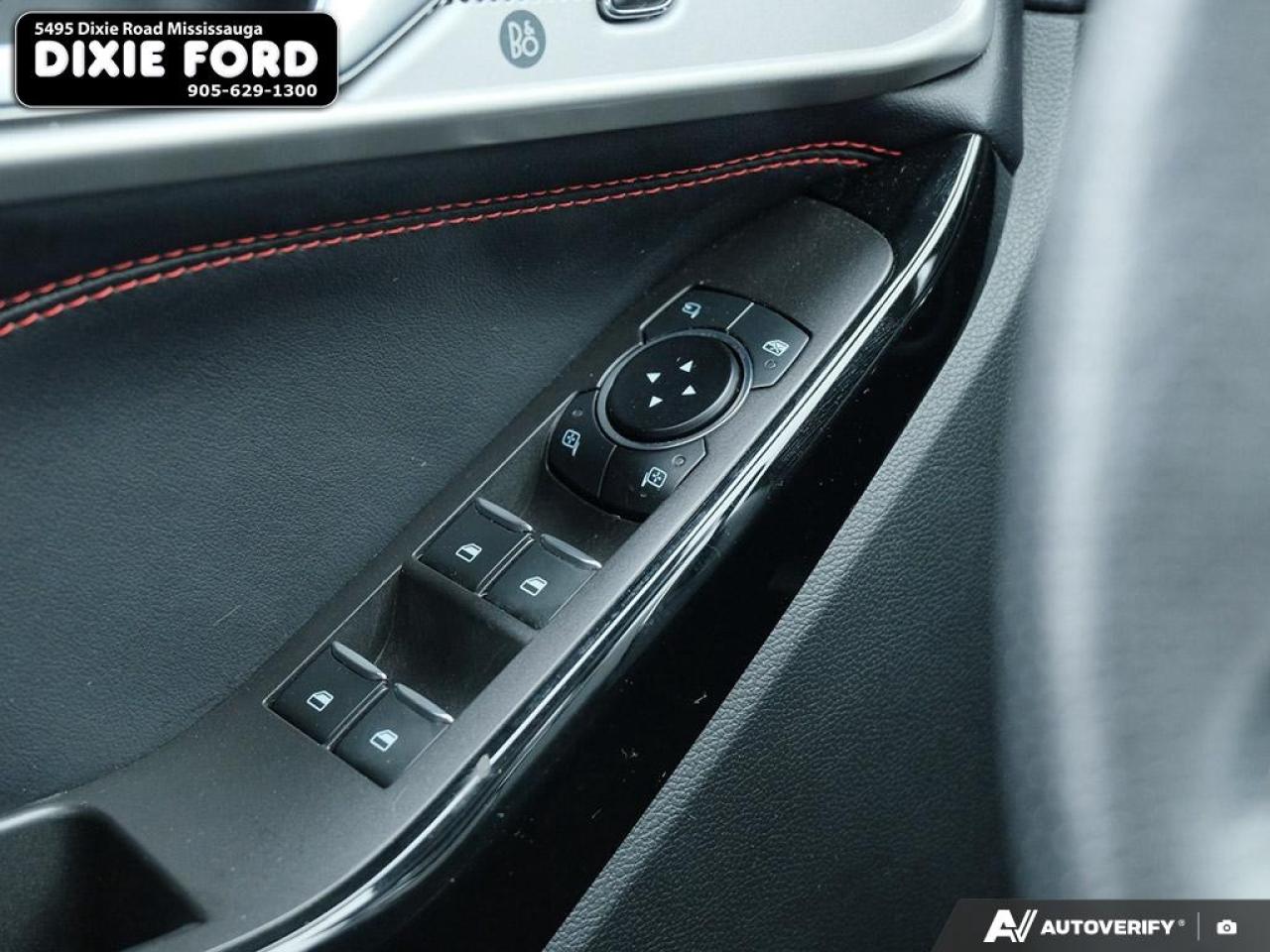 2023 Ford Explorer ST-Line Photo