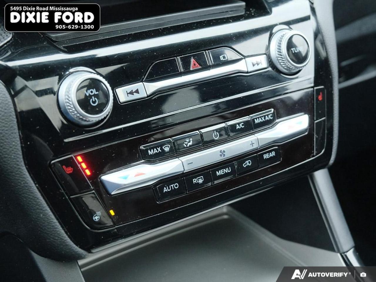 2023 Ford Explorer ST-Line Photo