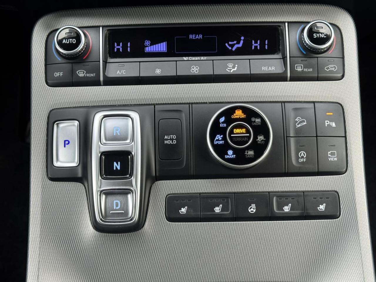 2020 Hyundai PALISADE Luxury 7-Passenger AWD Photo