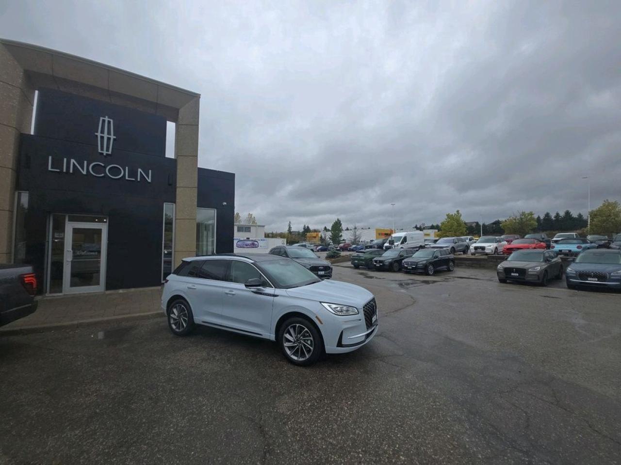 2025 Lincoln Corsair GT, AWD, 2.5L HYBRID,LEATHER, MOONROOD, 360-CAMERA Photo