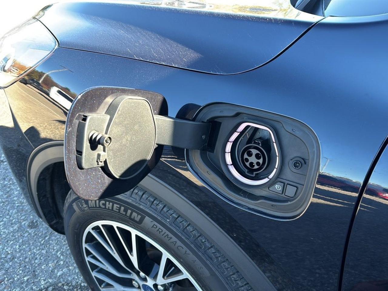 2021 Ford Escape SE, PLUG-IN-HYBRID! REAR CAMERA, REMOTE START! Photo