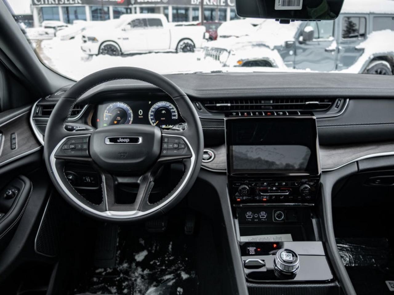 2025 Jeep Grand Cherokee L Limited Photo2