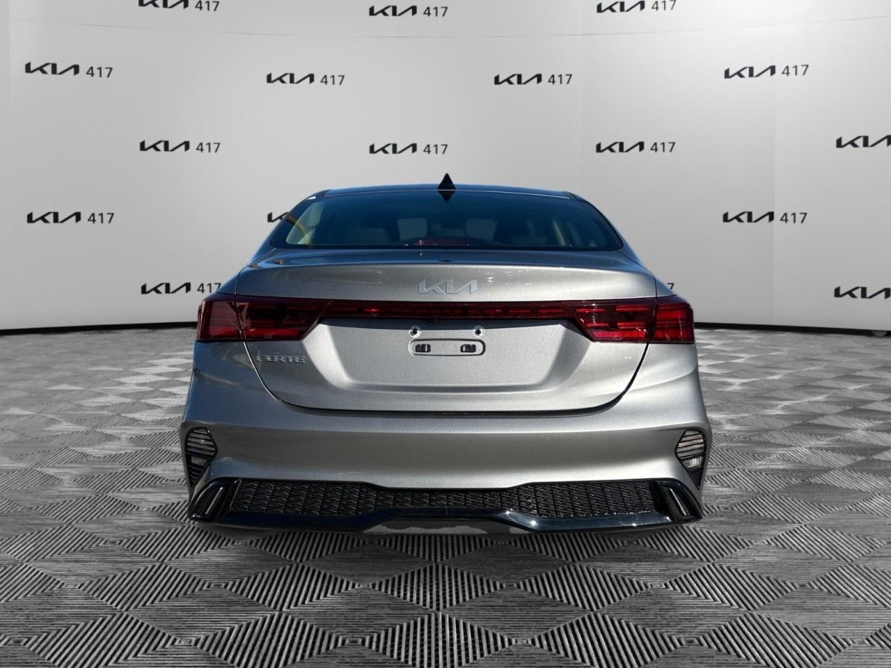 2024 Kia Forte EX  IVT Photo3