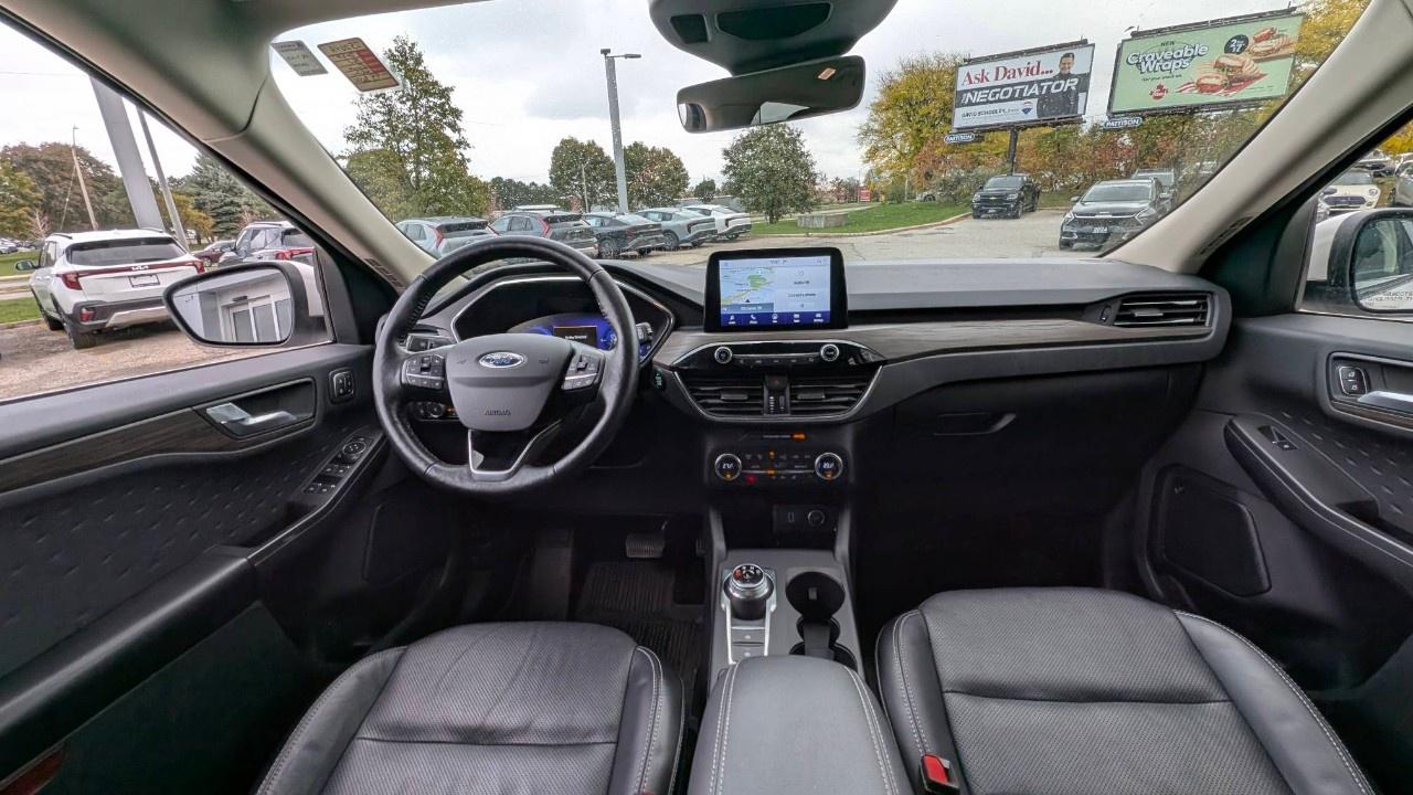 2020 Ford Escape TITANIUM HYBRID AWD Photo