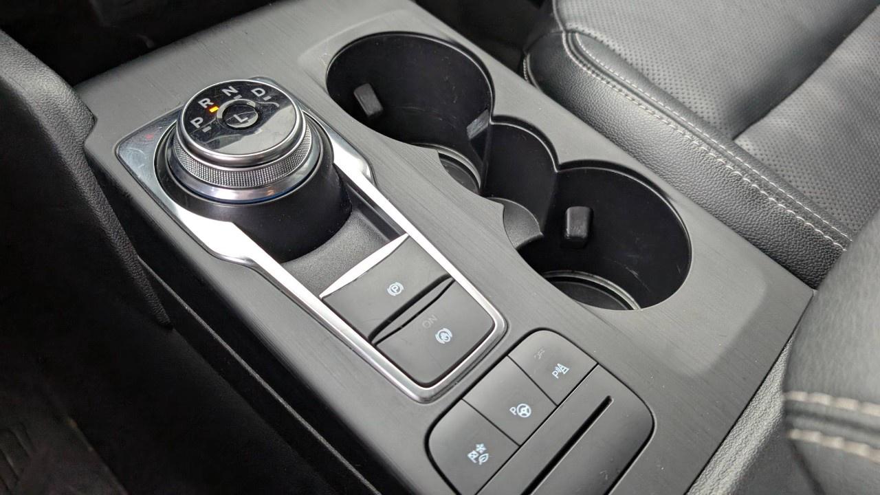 2020 Ford Escape TITANIUM HYBRID AWD Photo