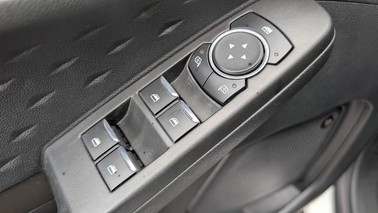 2020 Ford Escape TITANIUM HYBRID AWD Photo