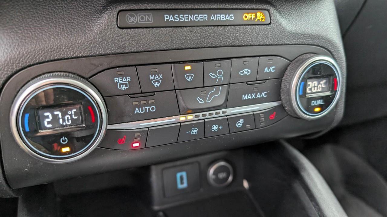 2020 Ford Escape TITANIUM HYBRID AWD Photo