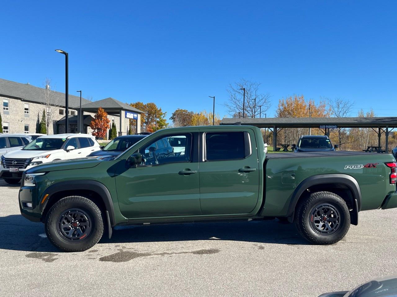 2025 Nissan Frontier Crew Cab 4x4 PRO-4X Photo4