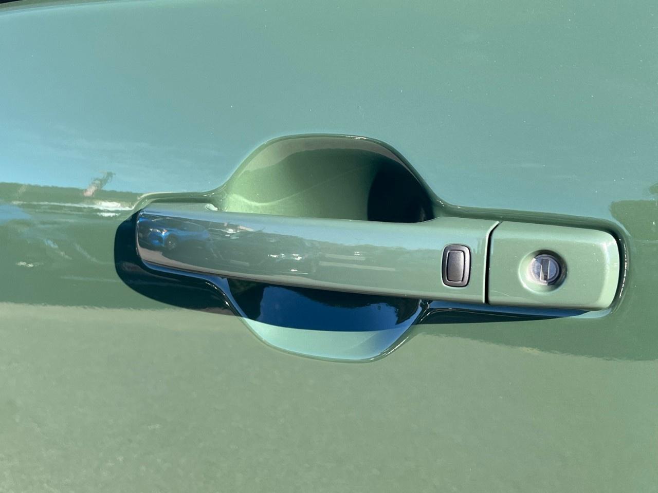 2025 Nissan Frontier Crew Cab 4x4 PRO-4X Photo3