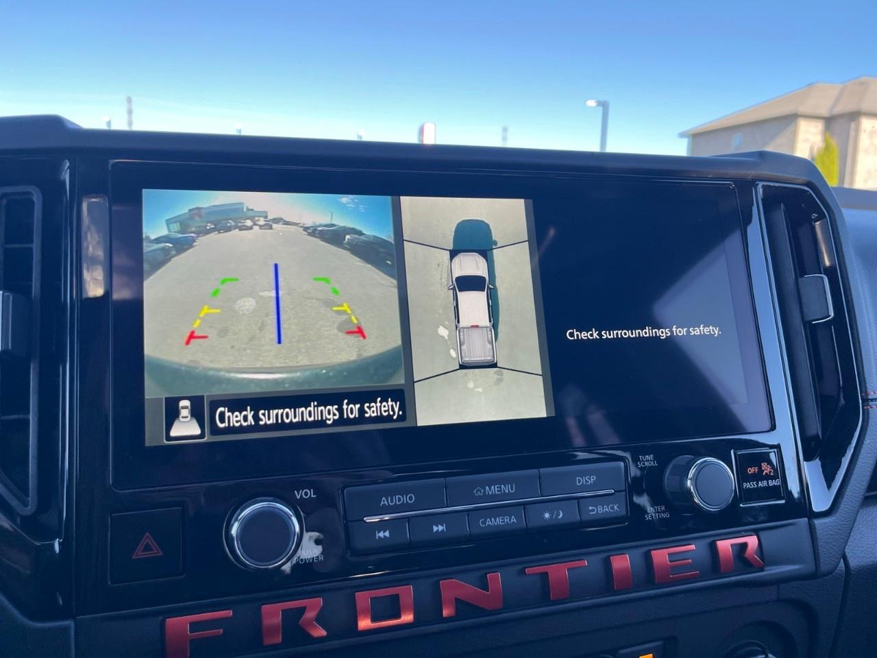 2025 Nissan Frontier Crew Cab 4x4 PRO-4X Photo