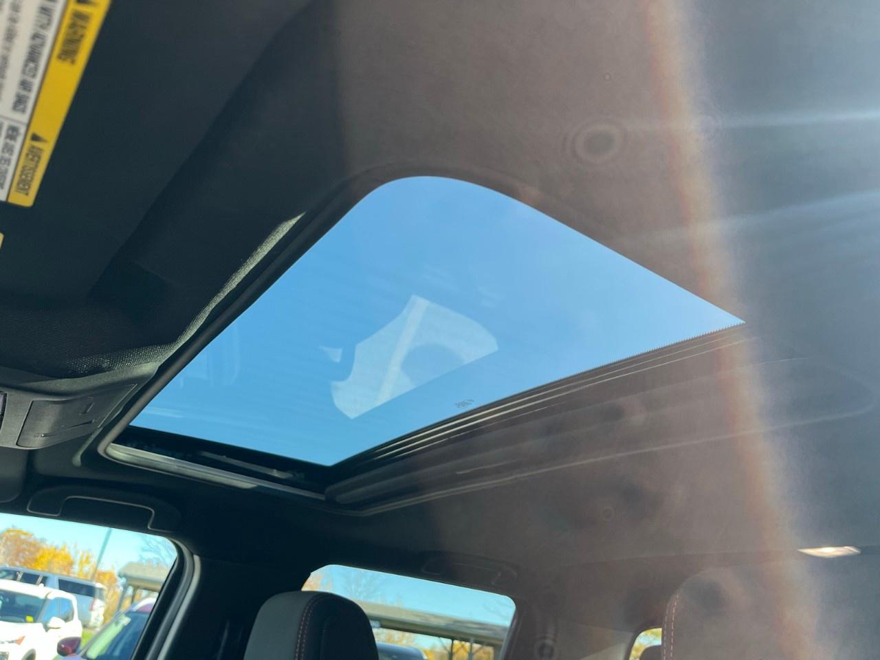 2025 Nissan Frontier Crew Cab 4x4 PRO-4X Photo