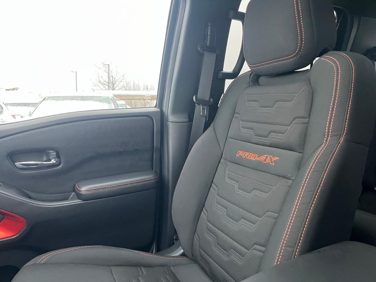 2025 Nissan Frontier Crew Cab 4x4 PRO-4X Photo