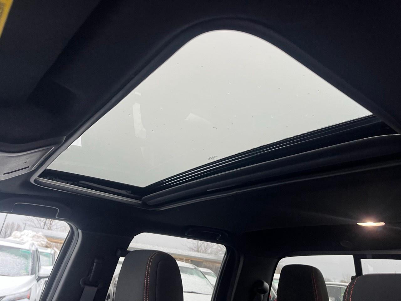 2025 Nissan Frontier Crew Cab 4x4 PRO-4X Photo