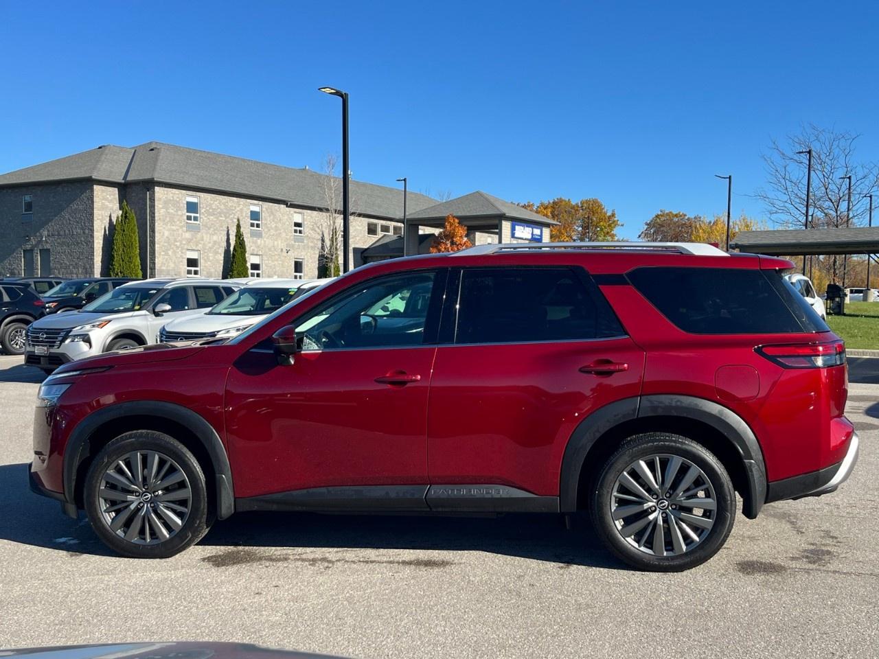 2024 Nissan Pathfinder SL 4WD Photo