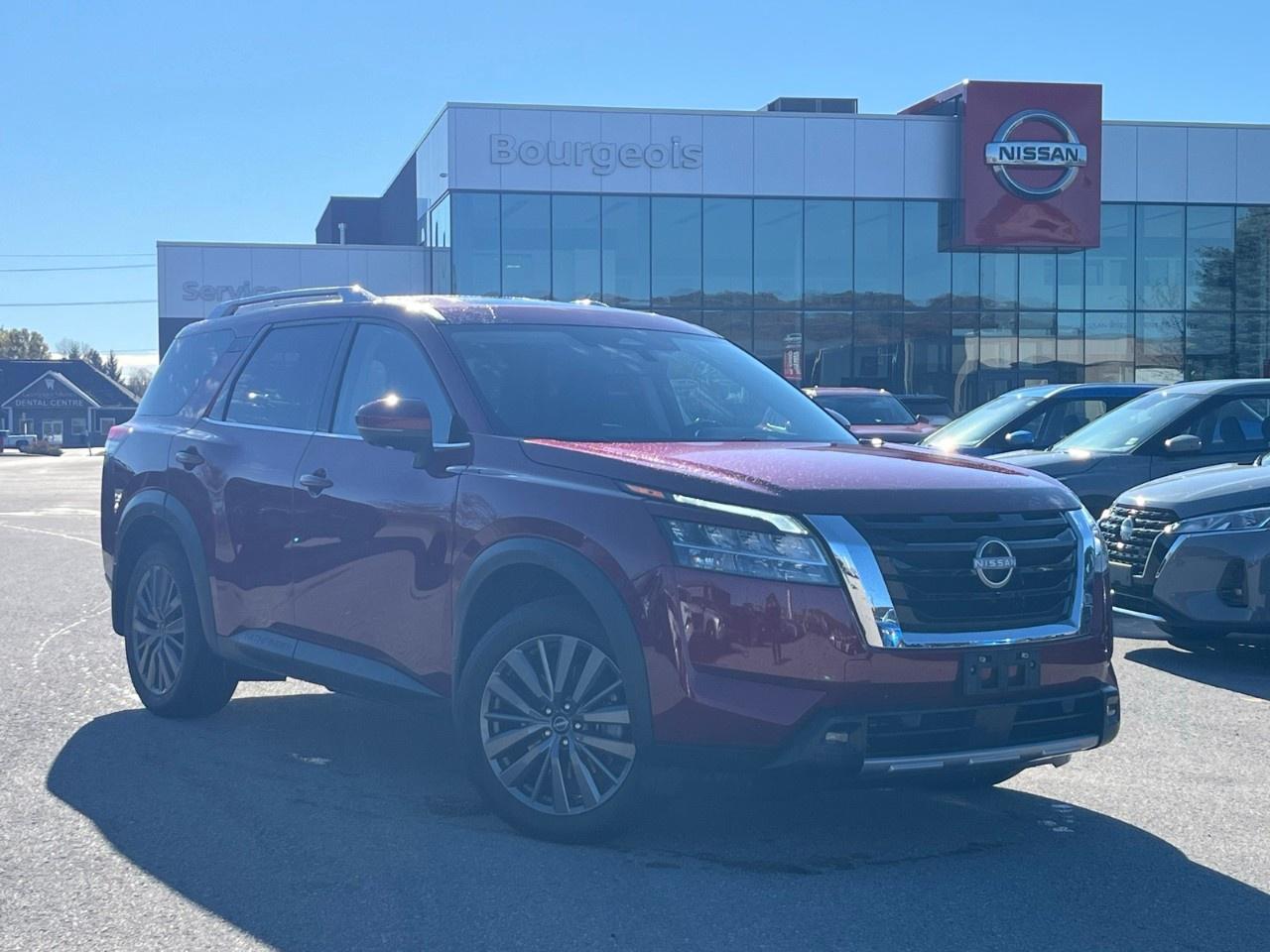 Used 2024 Nissan Pathfinder SL 4WD for sale in Midland, ON