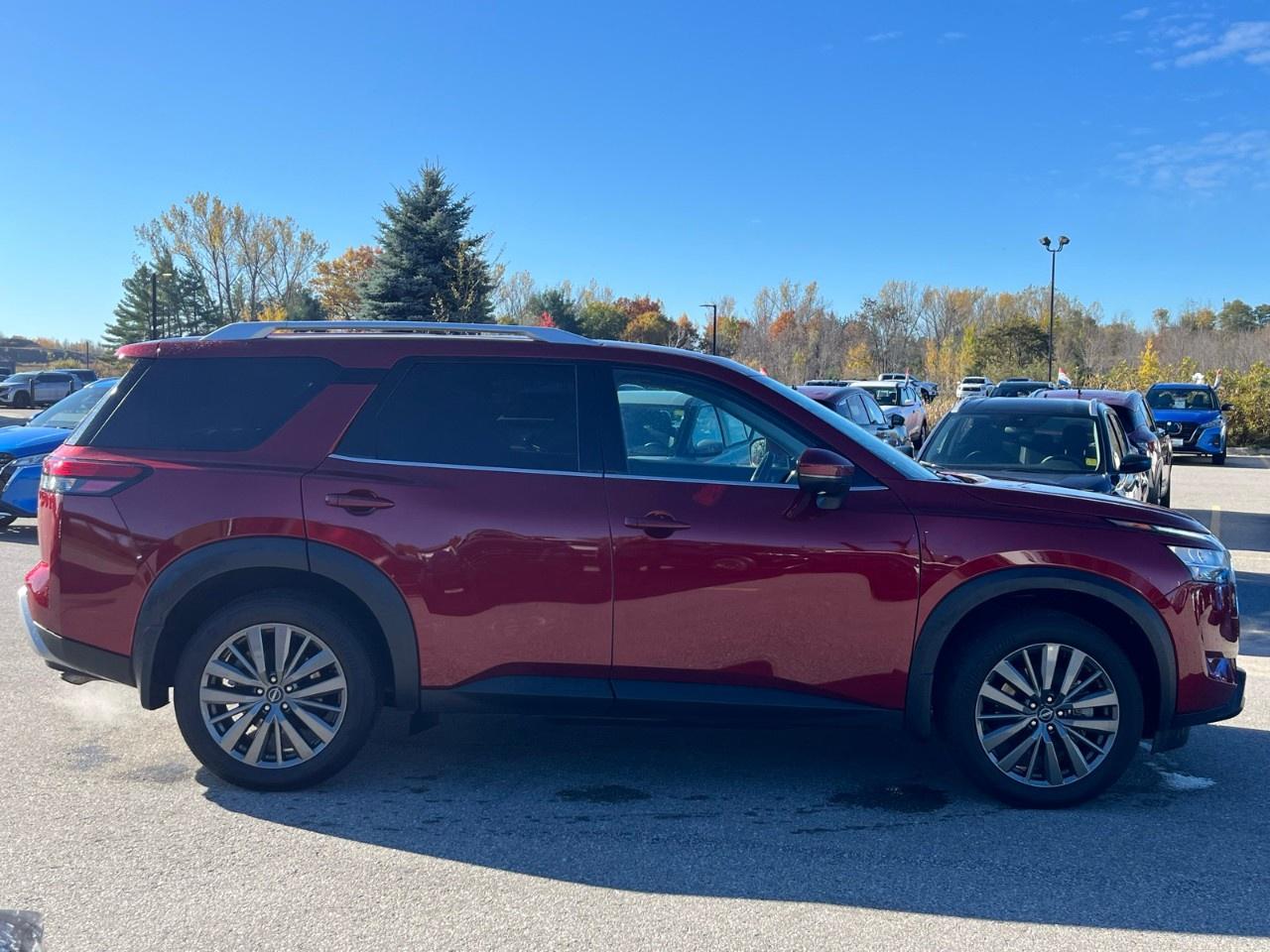 2024 Nissan Pathfinder SL 4WD Photo