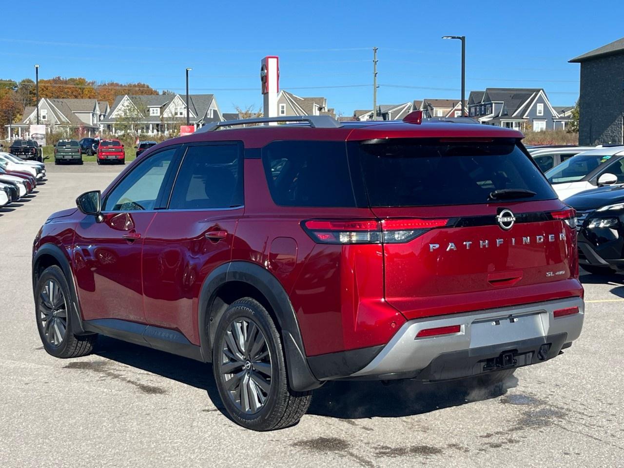 2024 Nissan Pathfinder SL 4WD Photo