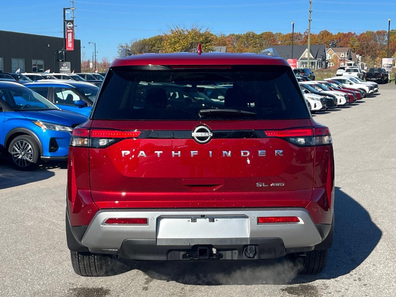 2024 Nissan Pathfinder SL 4WD Photo