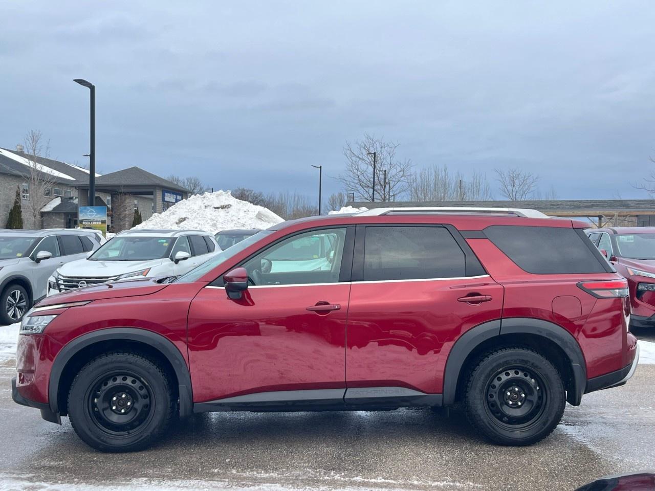 2024 Nissan Pathfinder SL 4WD Photo4