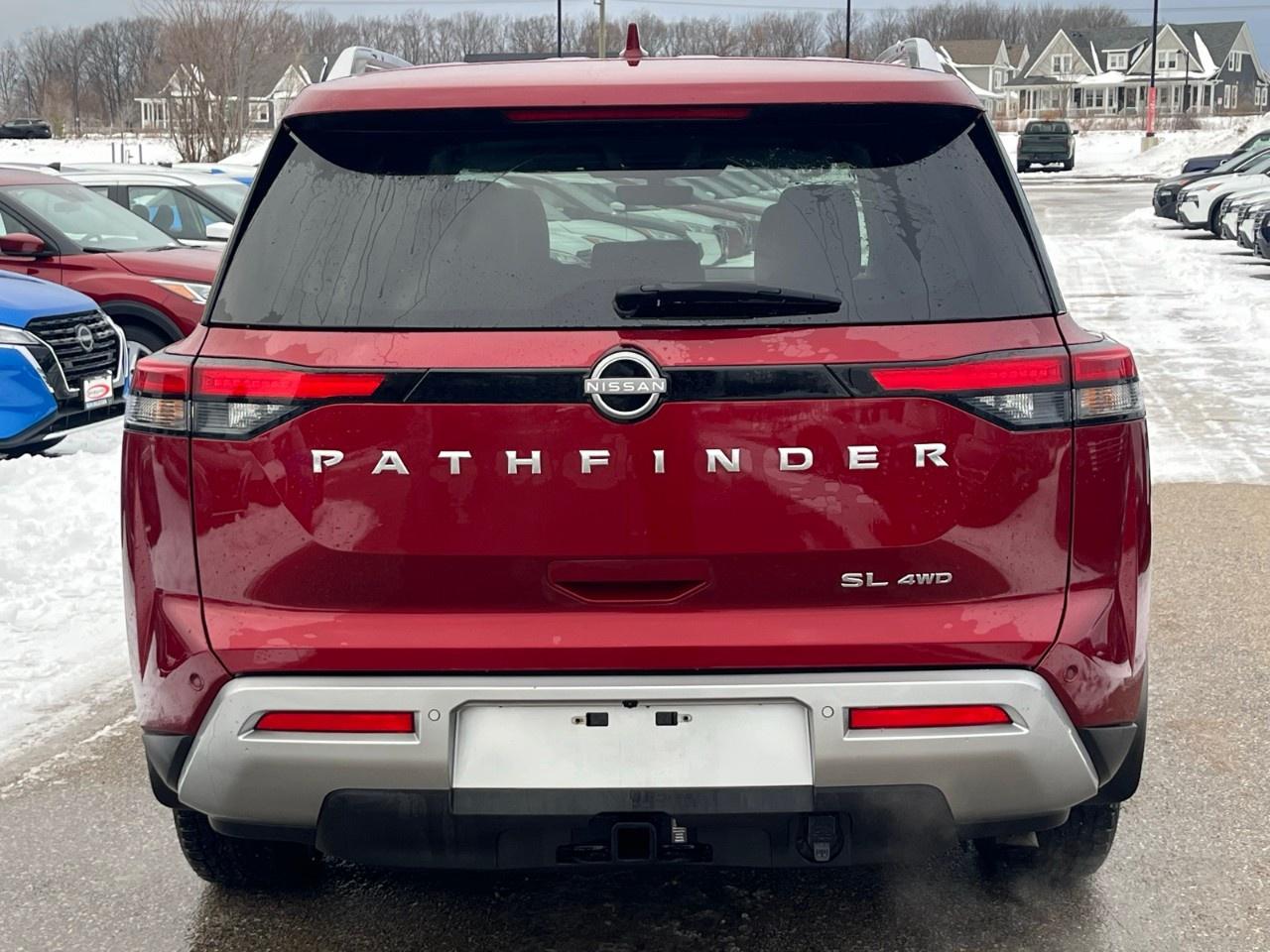 2024 Nissan Pathfinder SL 4WD Photo