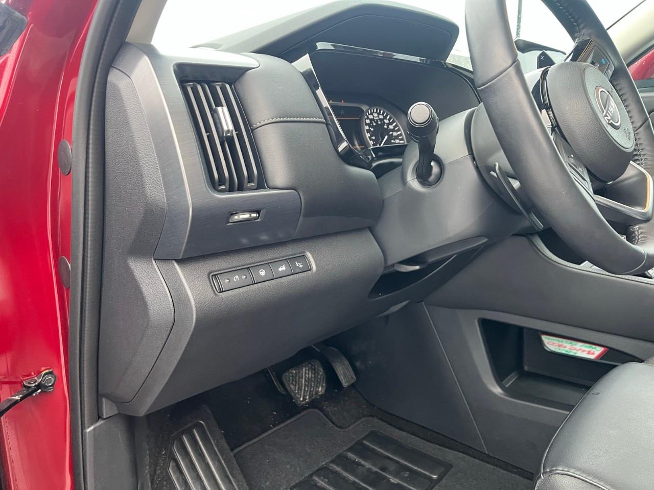 2024 Nissan Pathfinder SL 4WD Photo