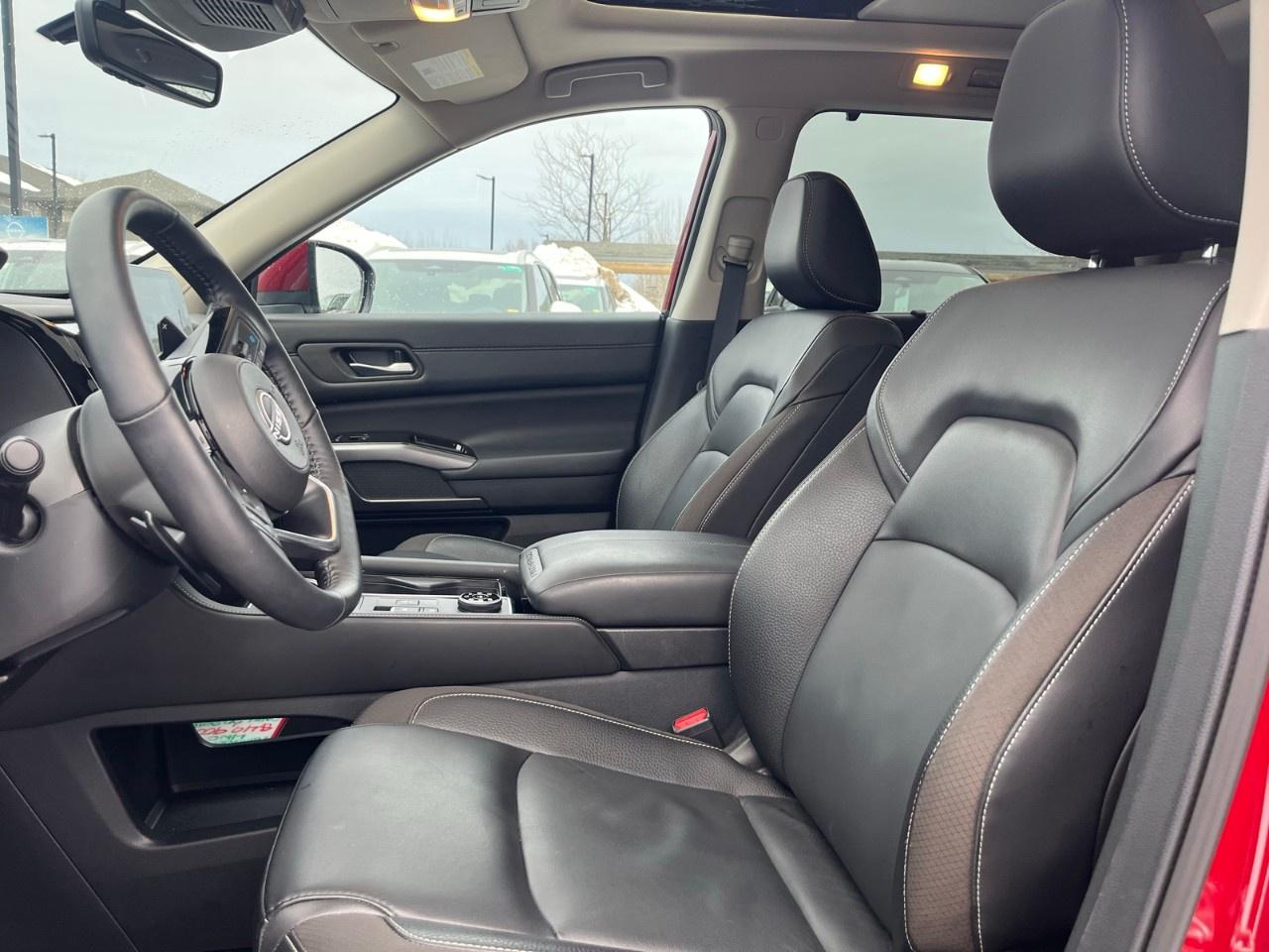 2024 Nissan Pathfinder SL 4WD Photo