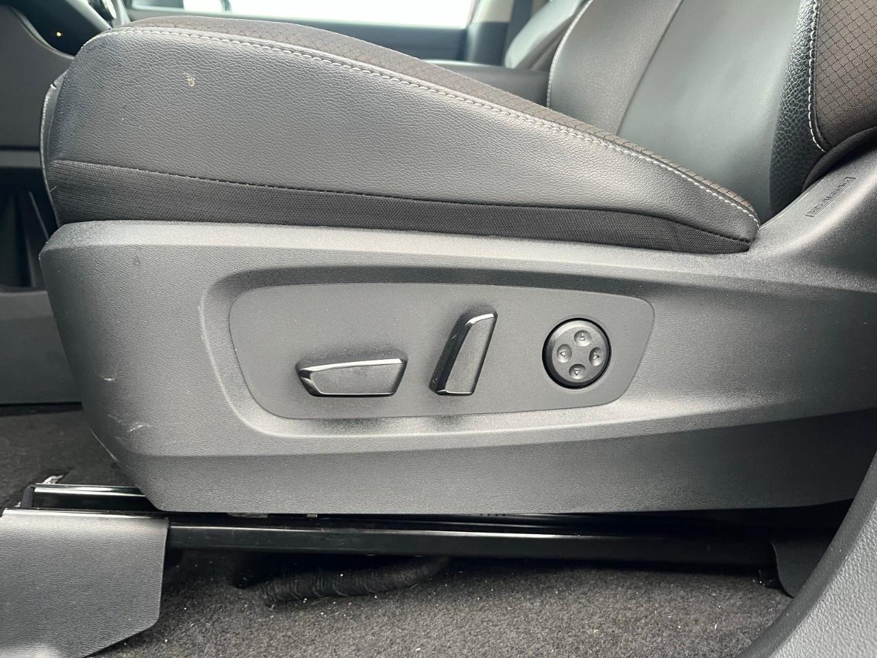 2024 Nissan Pathfinder SL 4WD Photo