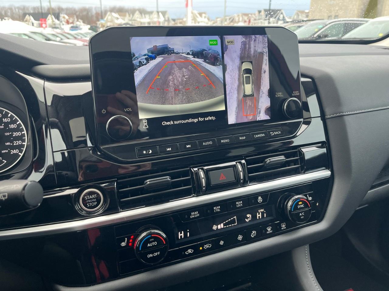 2024 Nissan Pathfinder SL 4WD Photo