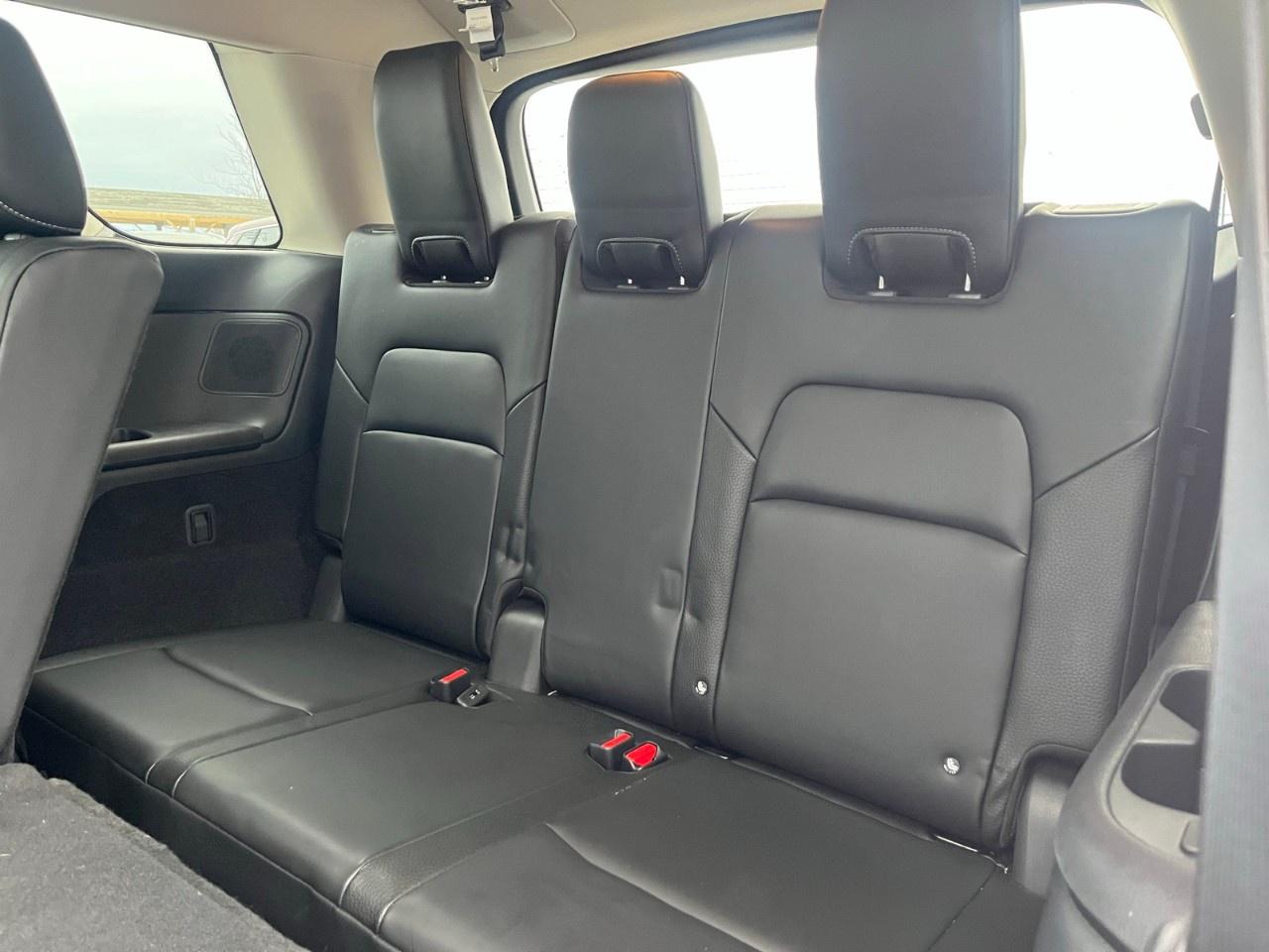 2024 Nissan Pathfinder SL 4WD Photo