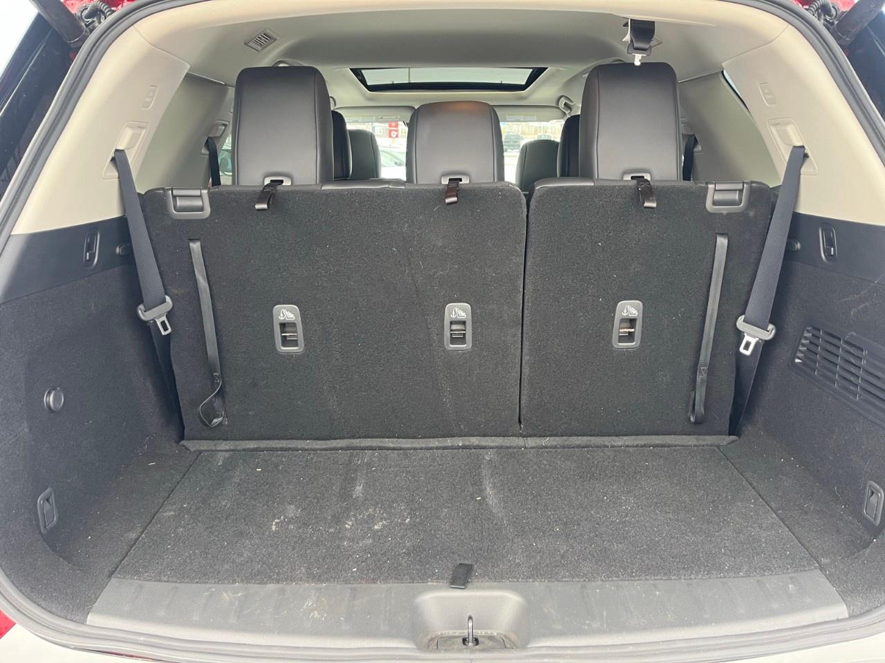 2024 Nissan Pathfinder SL 4WD Photo