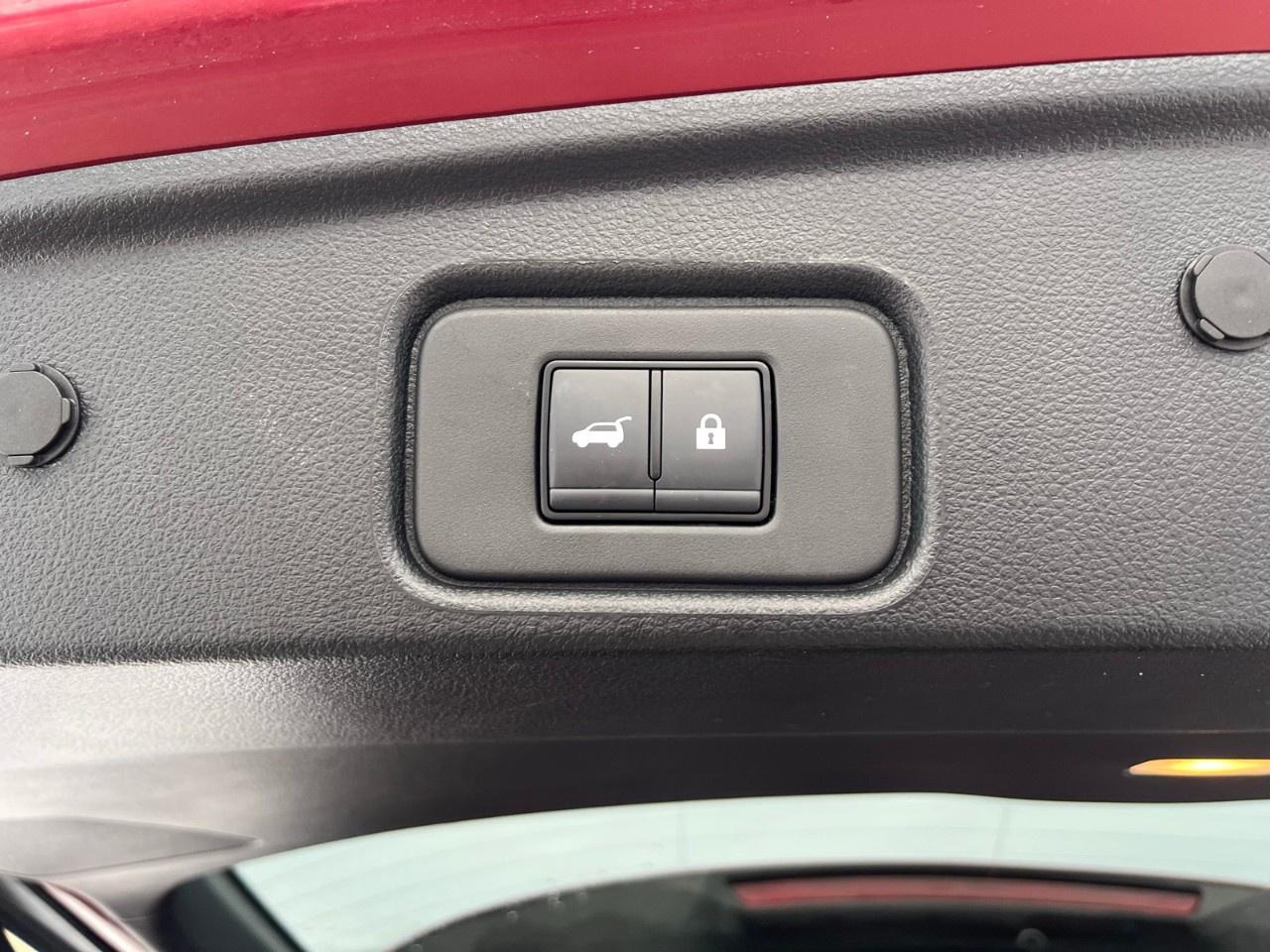 2024 Nissan Pathfinder SL 4WD Photo