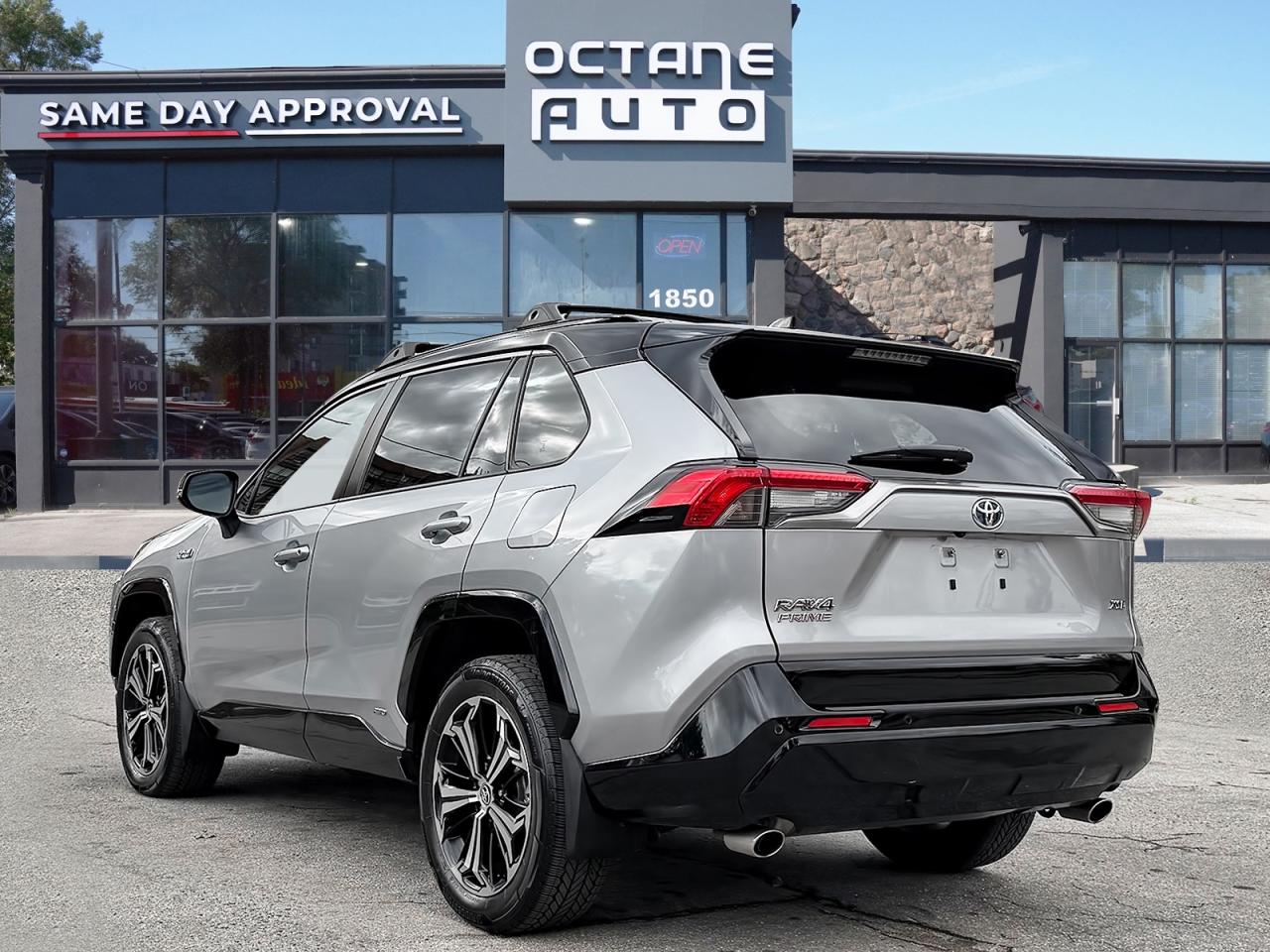 2021 Toyota RAV4 PRIME XSE - Photo #4