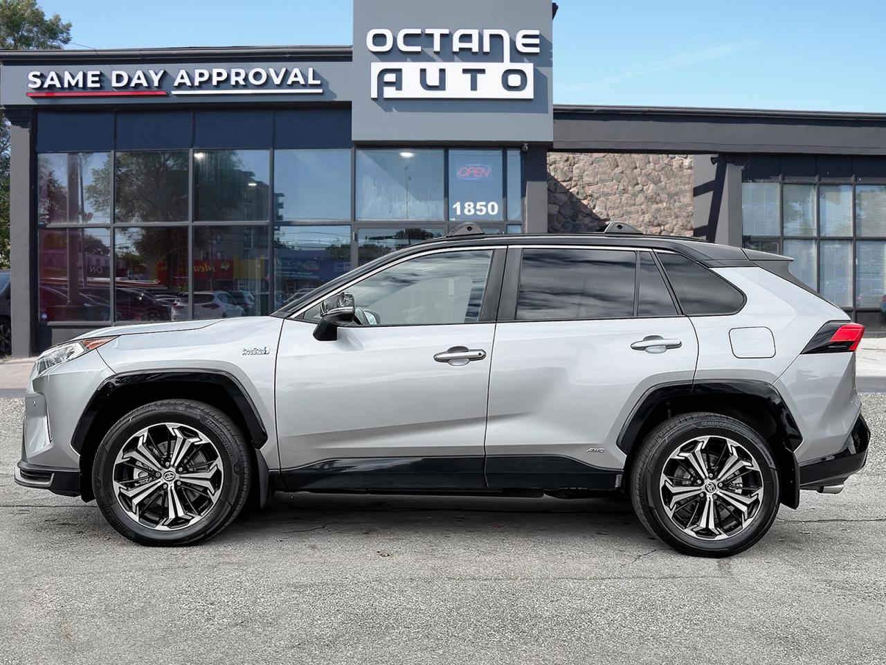 2021 Toyota RAV4 PRIME XSE - Photo #3