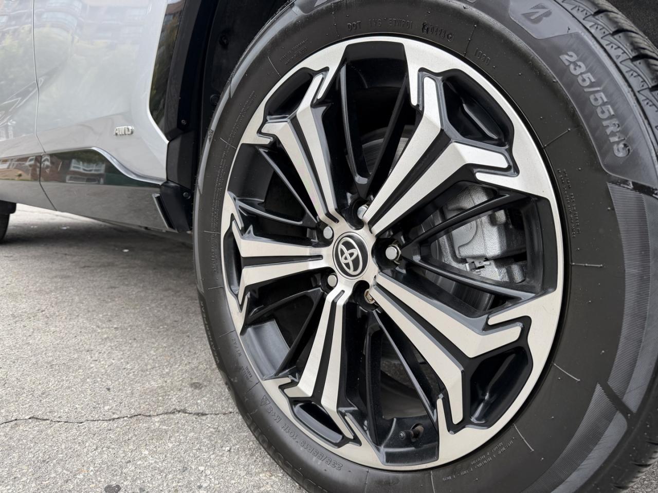 2021 Toyota RAV4 PRIME XSE - Photo #9