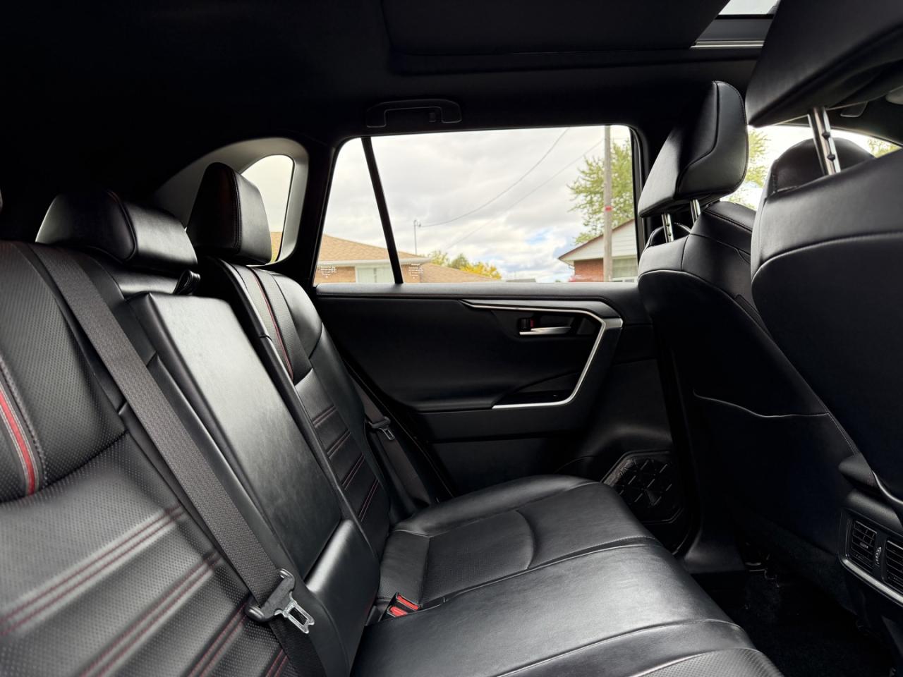 2021 Toyota RAV4 PRIME XSE - Photo #11